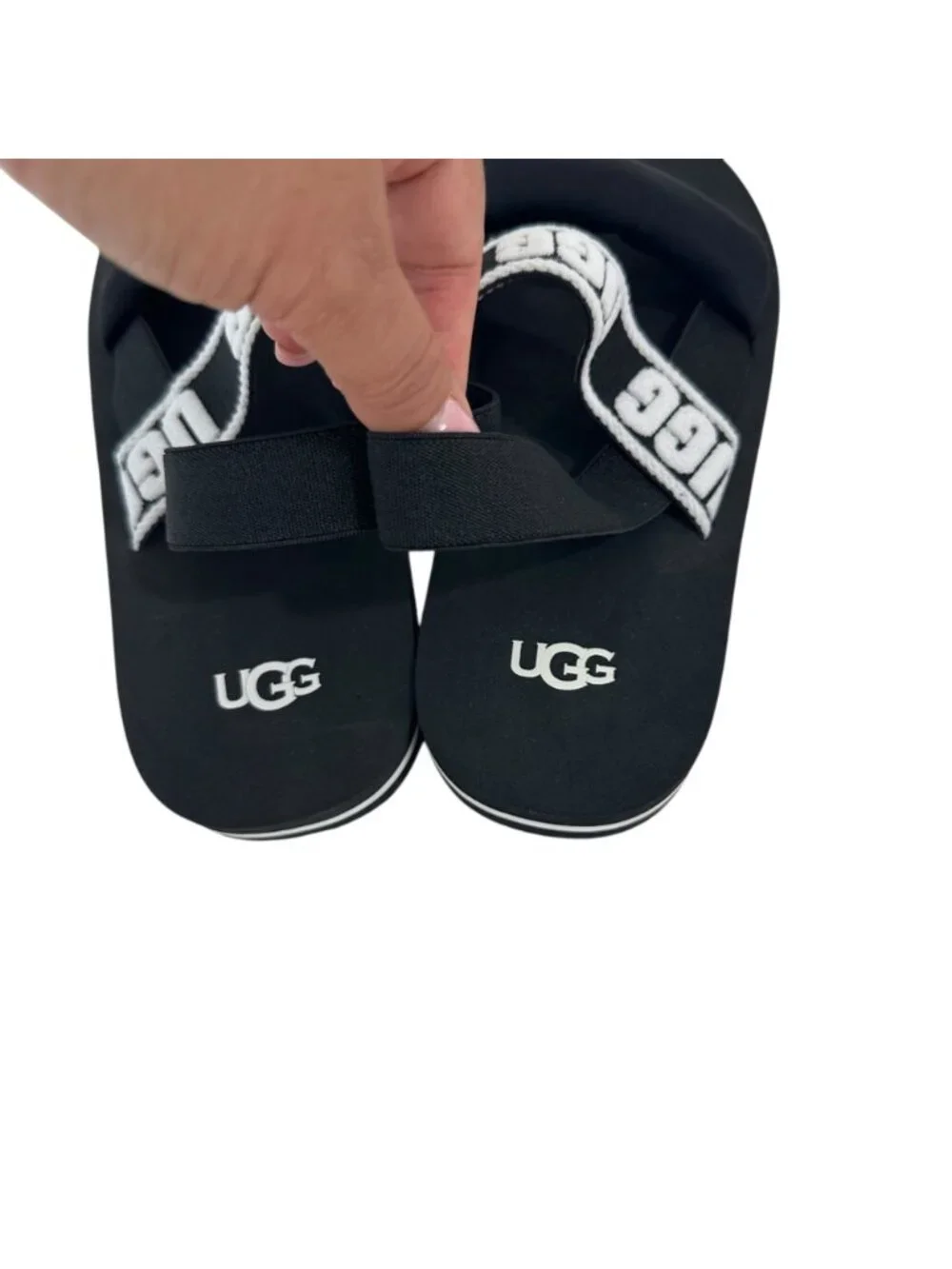 UGG  K Zuma Sling Sport Sandals Girls Size 3 Black & White